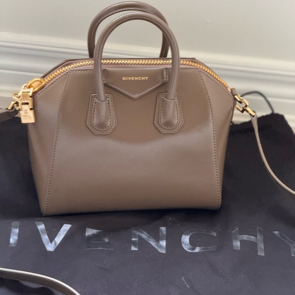 ****SOLD****Givenchy antigona - Picture 13 of 14